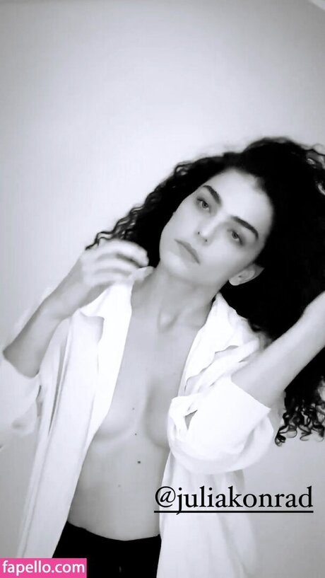 J lia Konrad エロティックなモデル 写真