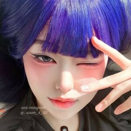 痩せた金髪の熟女OnlyFans セックス 画像