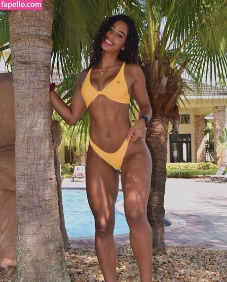 Savannah Pesante ポルノスター 裸 写真