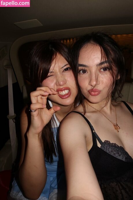 Sakura Shymko 美しいスター 写真