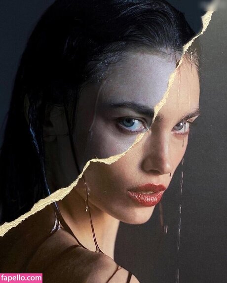 ブルネットの看護師OnlyFans 美しいポルノ 写真