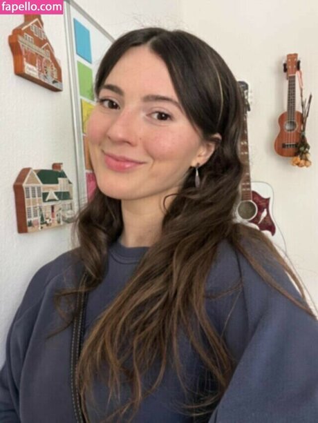 スターティーンオンリーファンズ セクシー裸 写真