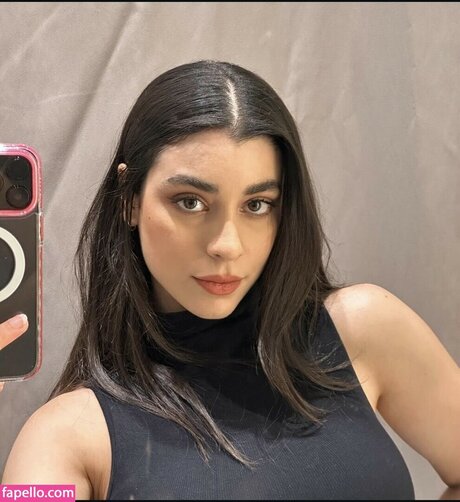 曲線美の熟女OnlyFans セクシーヌード 画像