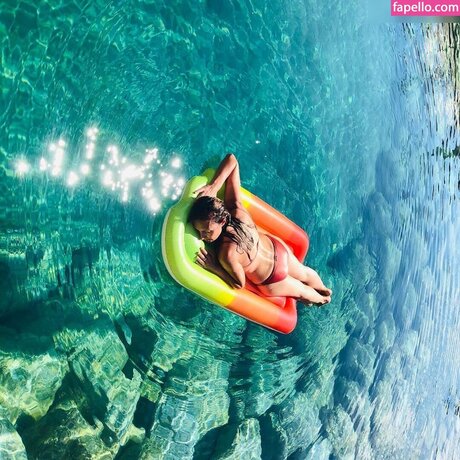 Roberta Bieling モデル 写真