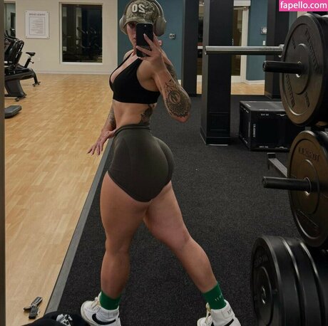 細身の巨乳OnlyFans 無料 画像