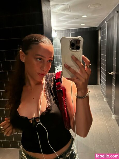 Kaliegh Robinson モデル 画像