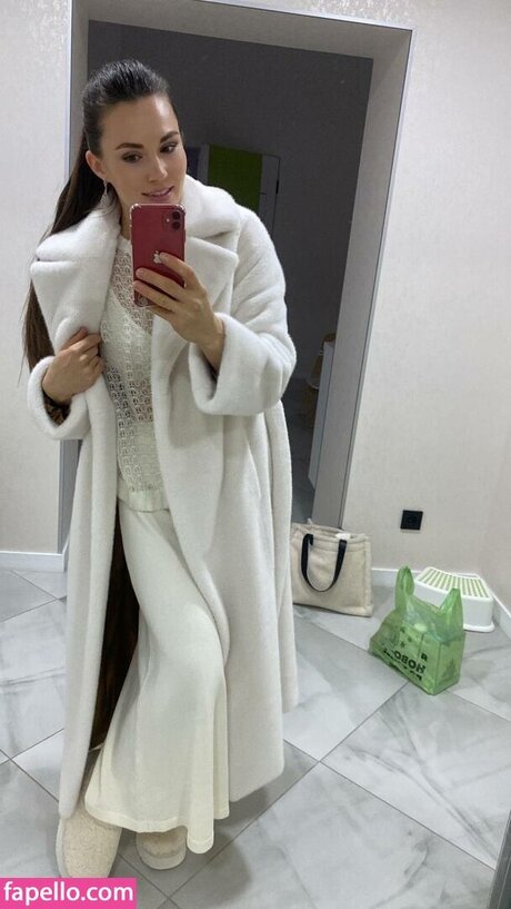 ティーングラスオンリーファン ホットヌード 写真