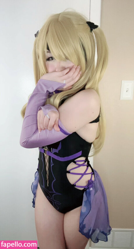 mewingava ポルノスター ヌード 写真