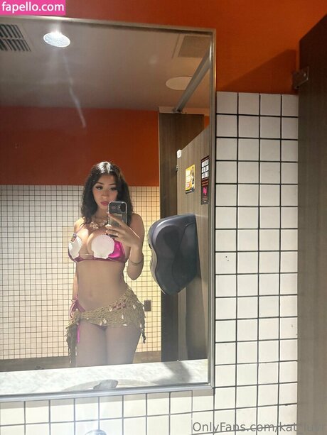 Heily Chavez セックスポルノスター ギャラリー