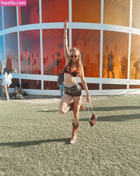 Malley Doherty エロティックなモデル アーカイブ