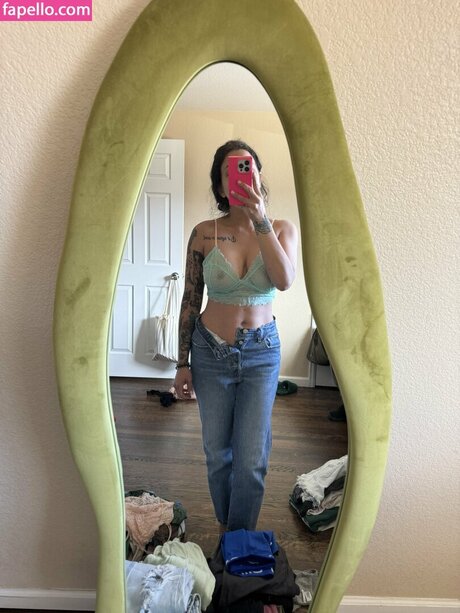 ughhjen エロティックモデル 画像