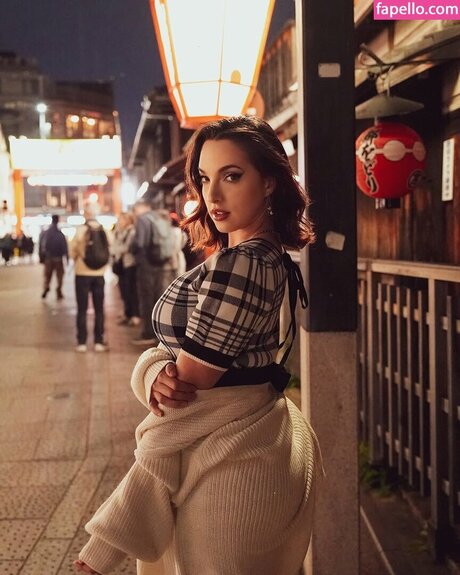 エボニーアジアンOnlyFans ポルノ 画像