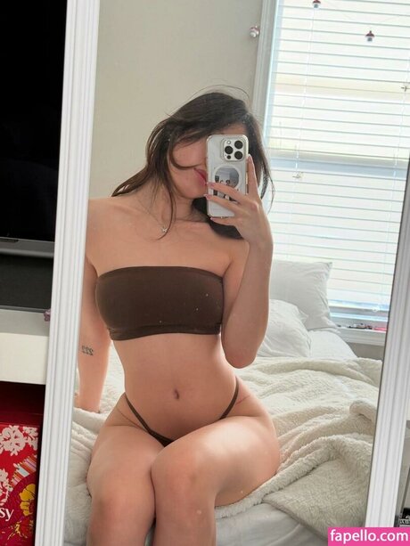 Celia Tran 高品質のスター 画像