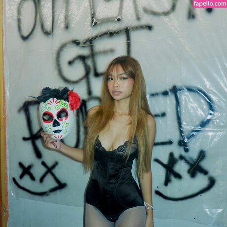 stiwaberi ポルノモデル 画像