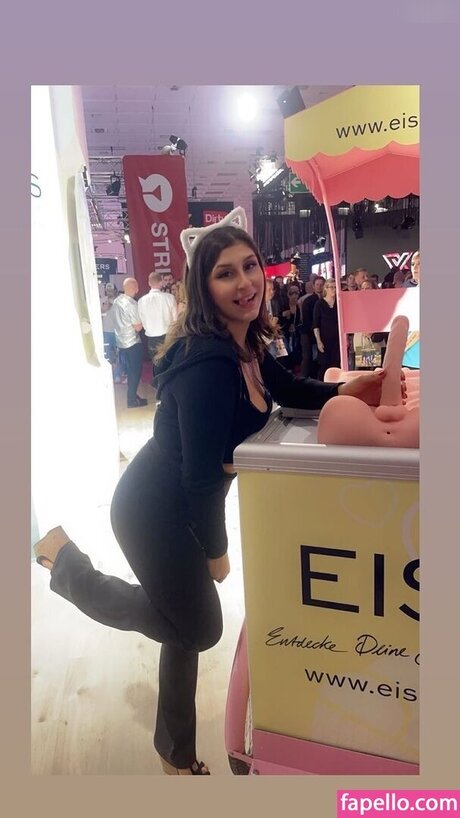 July Johnson 無料スター 写真