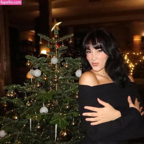 寝取られ異人種間OnlyFans 美しいヌード 画像