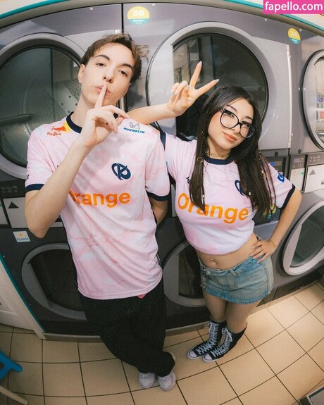 helydiaa ポルノスター 写真