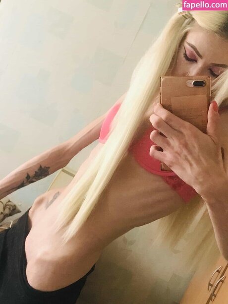 ビンボオンリーファンズ エロチック 写真