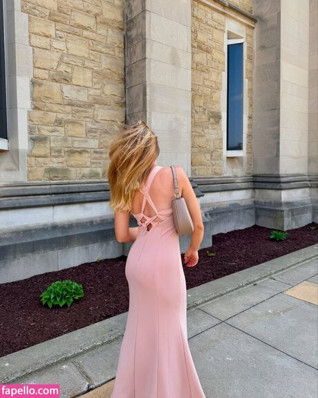 Carmen Elaine ポルノモデル 写真