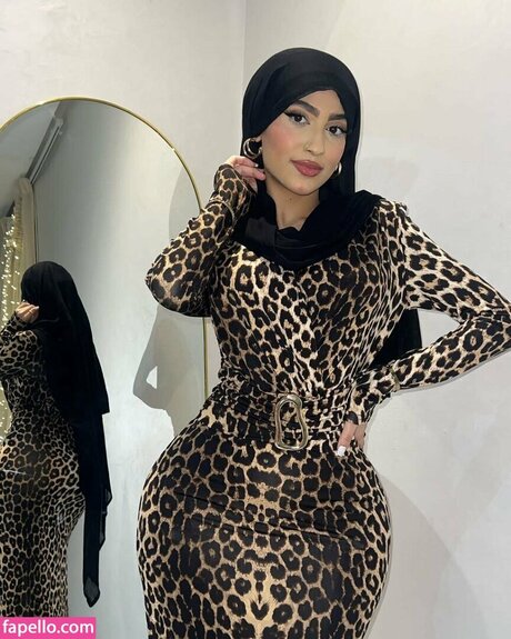 Salma Moubah エロティックモデル 写真
