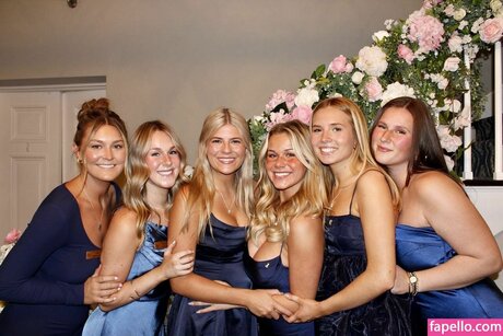 レズビアンセックスOnlyFans 素敵 写真