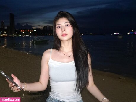 Onic Lydia ポルノスター 写真