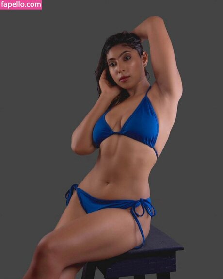 Neelam Singha HDモデル 写真