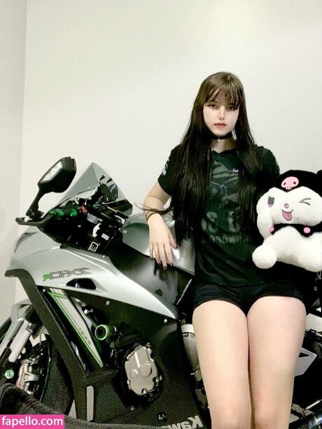 nameluaa 可愛い女優 写真