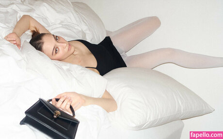 Lera Abova エロティックモデル 写真