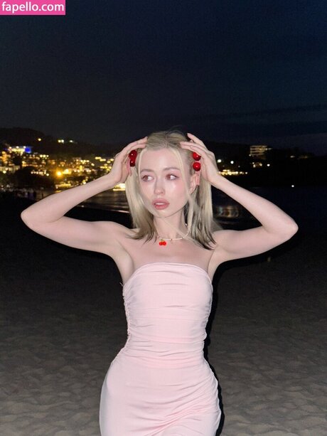 そばかすOnlyFans 美しいヌード 画像