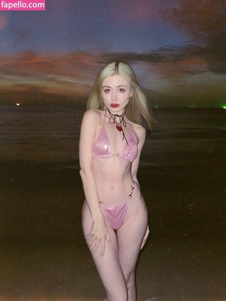 Anastasia Sereda 限定モデル 写真