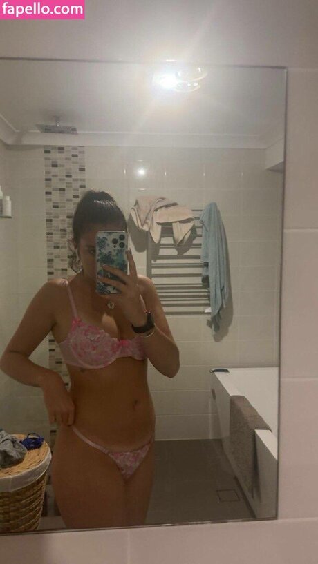 ボディビルダーカップルOnlyFans ホット裸 写真