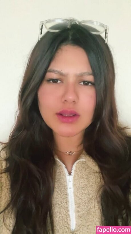 Khushi Tomar エロティック女優 画像