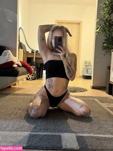 Szaszy baby アート女優 写真