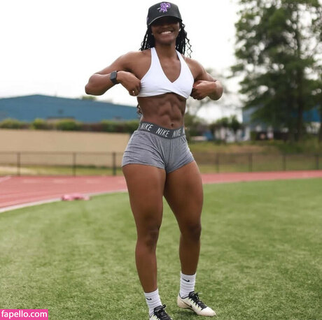 Tiara Howard ポルノスター エロティック 写真