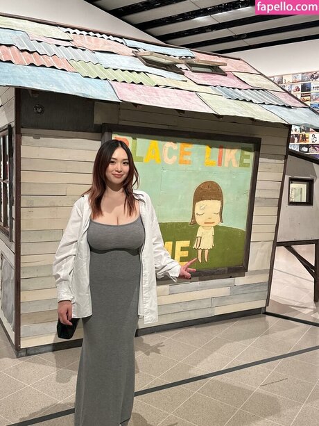 holly shu_ ヌードモデル 写真