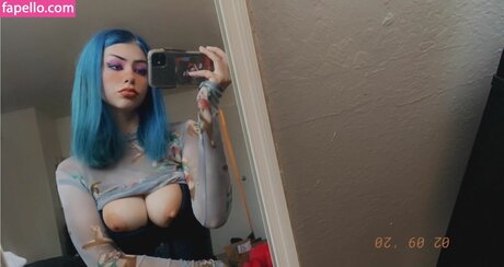 背の高いブロンドのOnlyFans ヌード 画像