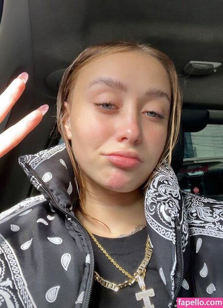 Tuli Acosta top profile image