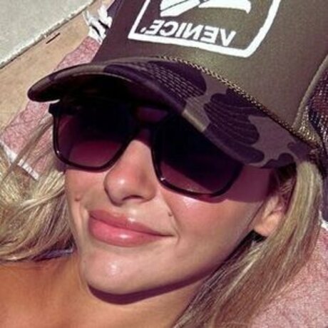 Bailey Powell ホットモデル 画像