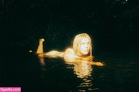 トップレスビーチOnlyFans トップ 写真