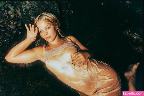 Eve Kovac トップモデル 写真