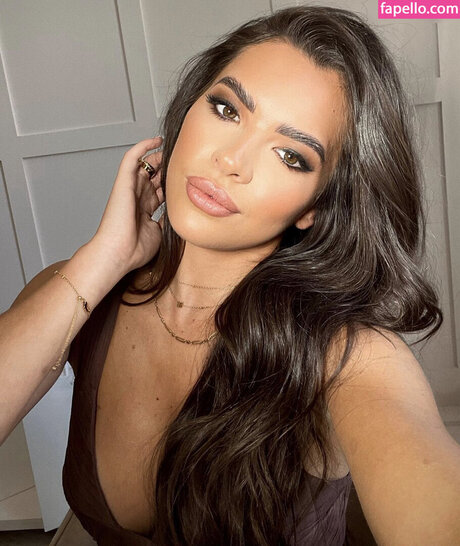 Gemma Owen 完璧なモデル アーカイブ