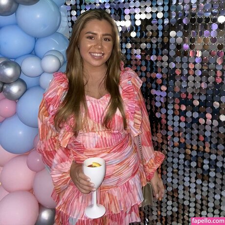 Sophie Williams ホットなスター 写真