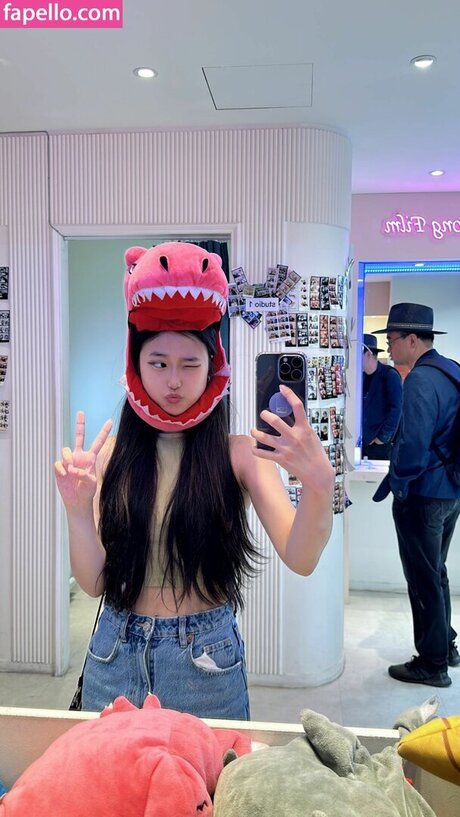 Priscila Ju スター 裸 写真