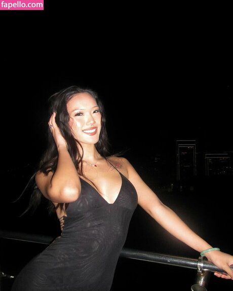 My Tien Tran 裸のモデル 画像