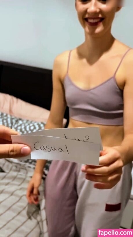 Jasmin Arndt ポルノスター 裸 写真