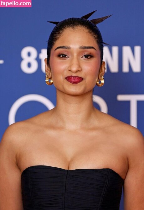 Varada Sethu 高品質スター 写真