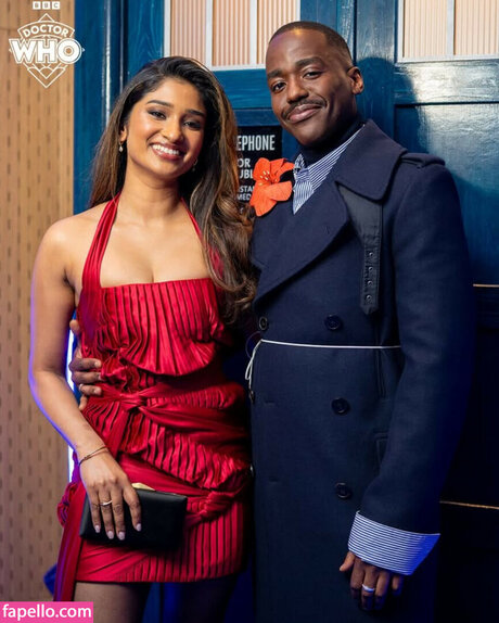 Varada Sethu エロティックなポルノスター 写真