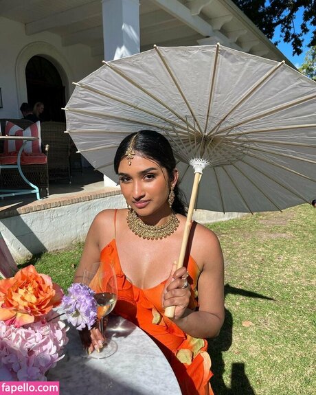 Varada Sethu HDスター 写真