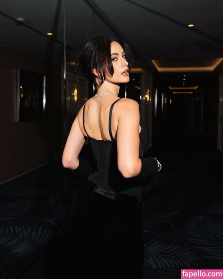 レズビアン ストラップオン OnlyFans HD 画像